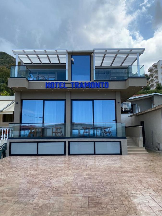 Villa Tramonto Vlore Radhimë Buitenkant foto