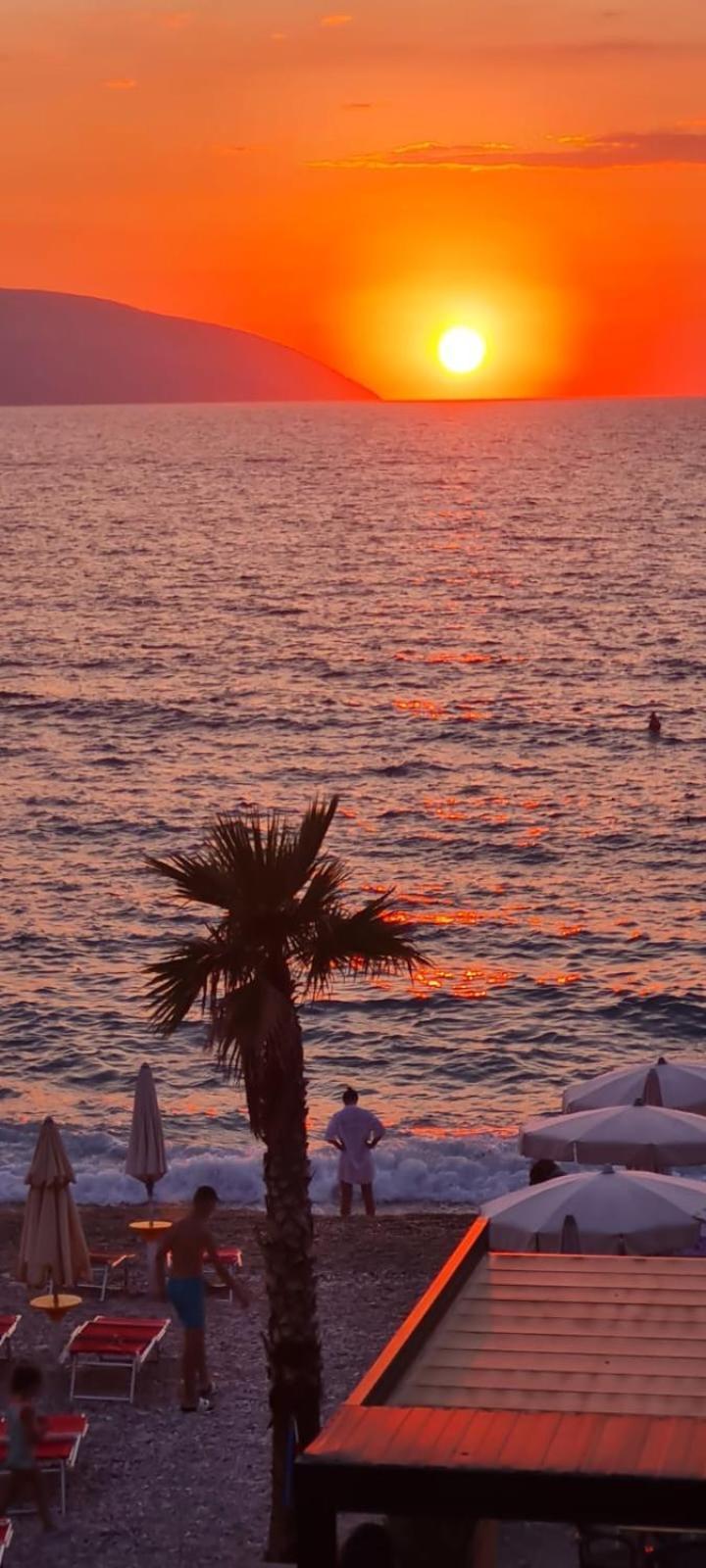 Villa Tramonto Vlore Radhimë Buitenkant foto