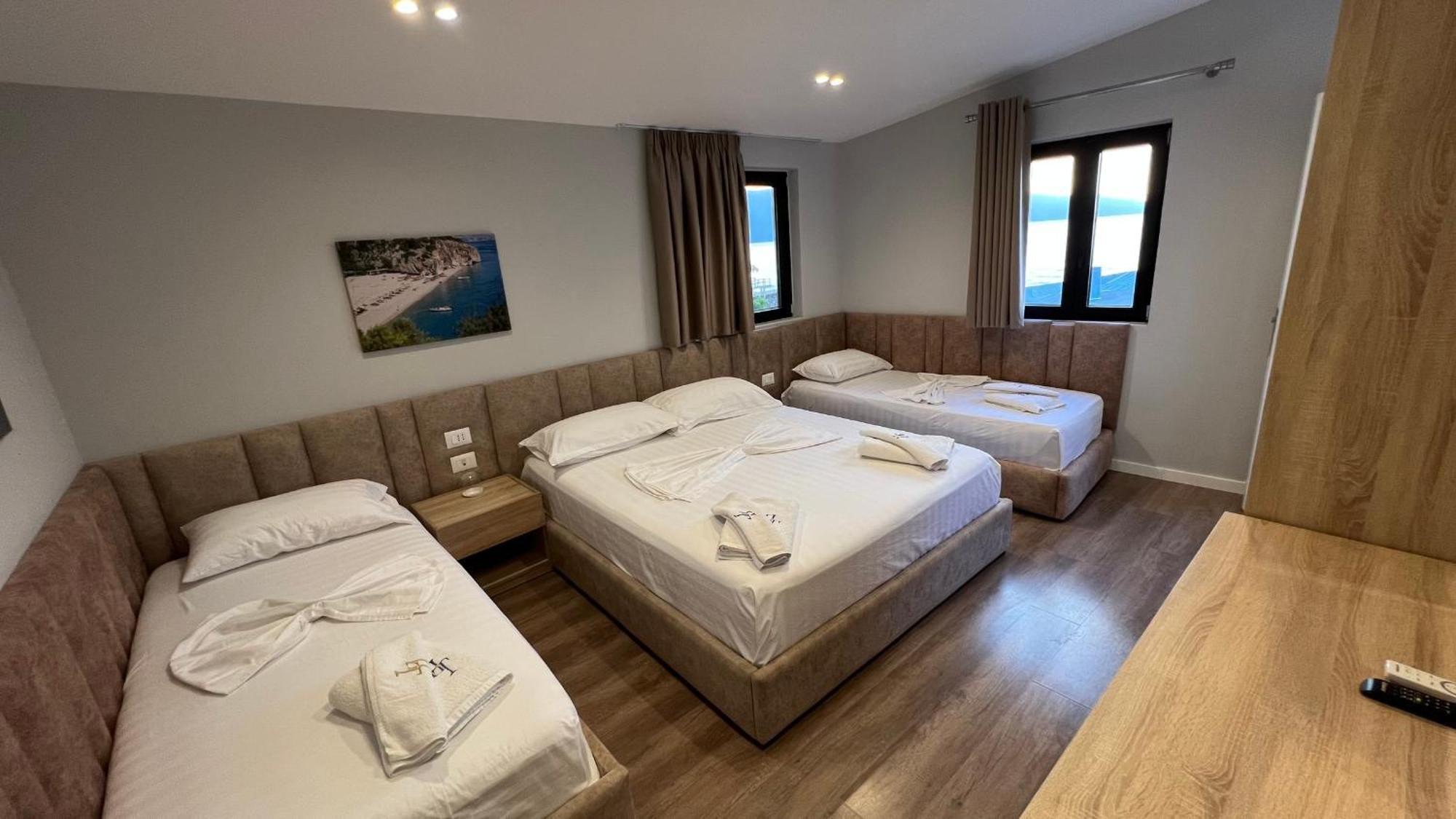 Villa Tramonto Vlore Radhimë Buitenkant foto