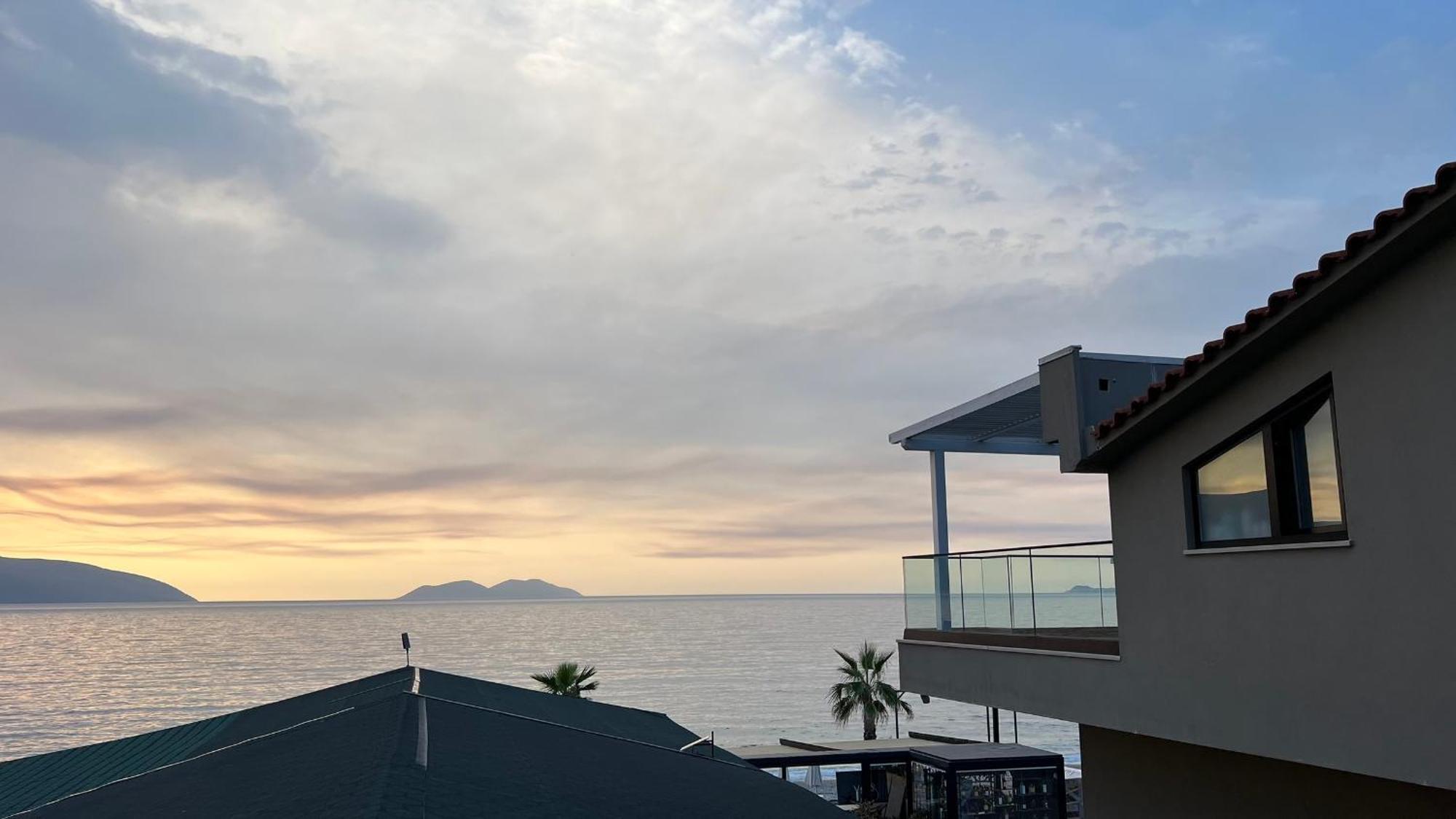 Villa Tramonto Vlore Radhimë Buitenkant foto