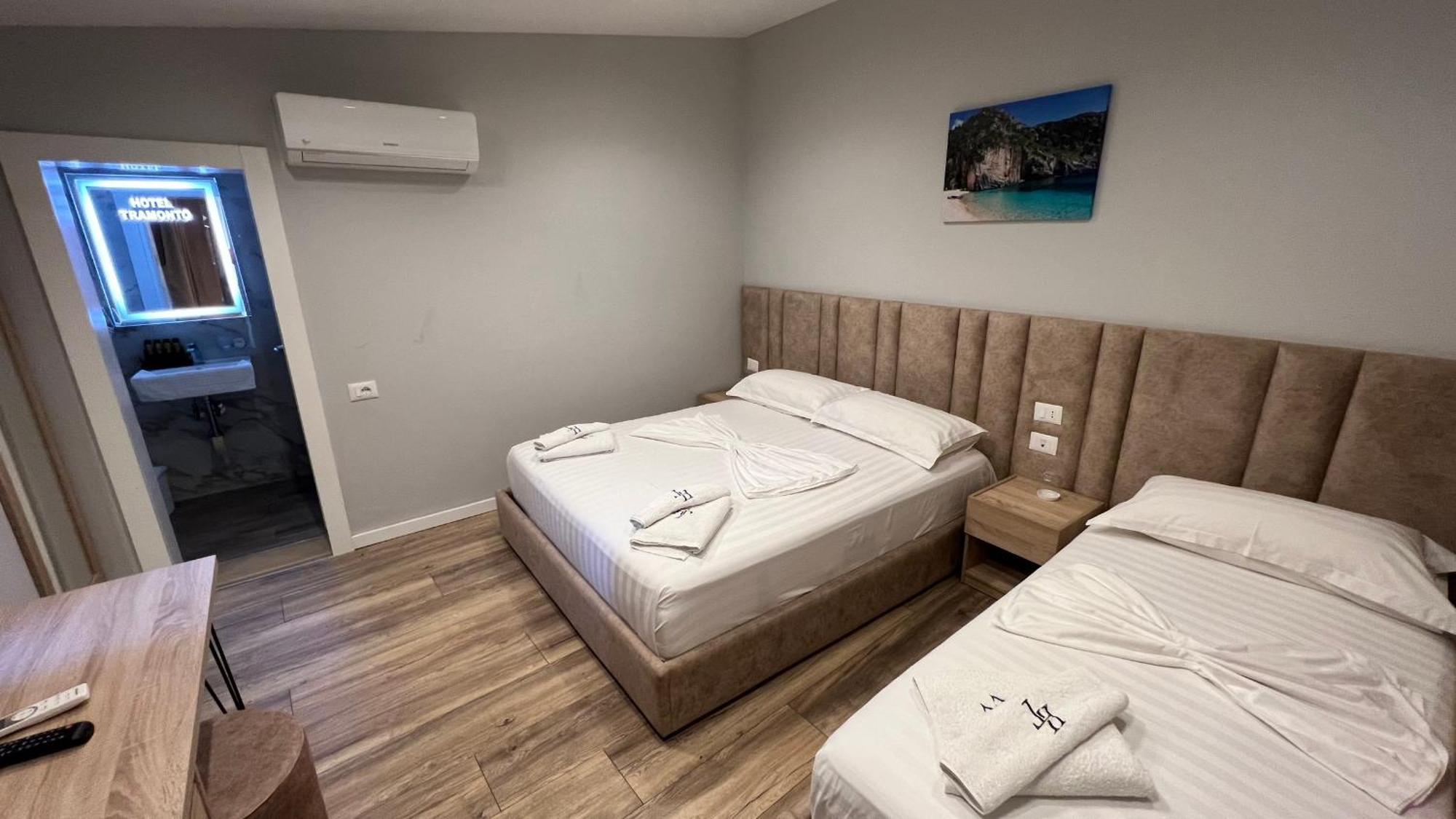 Villa Tramonto Vlore Radhimë Buitenkant foto