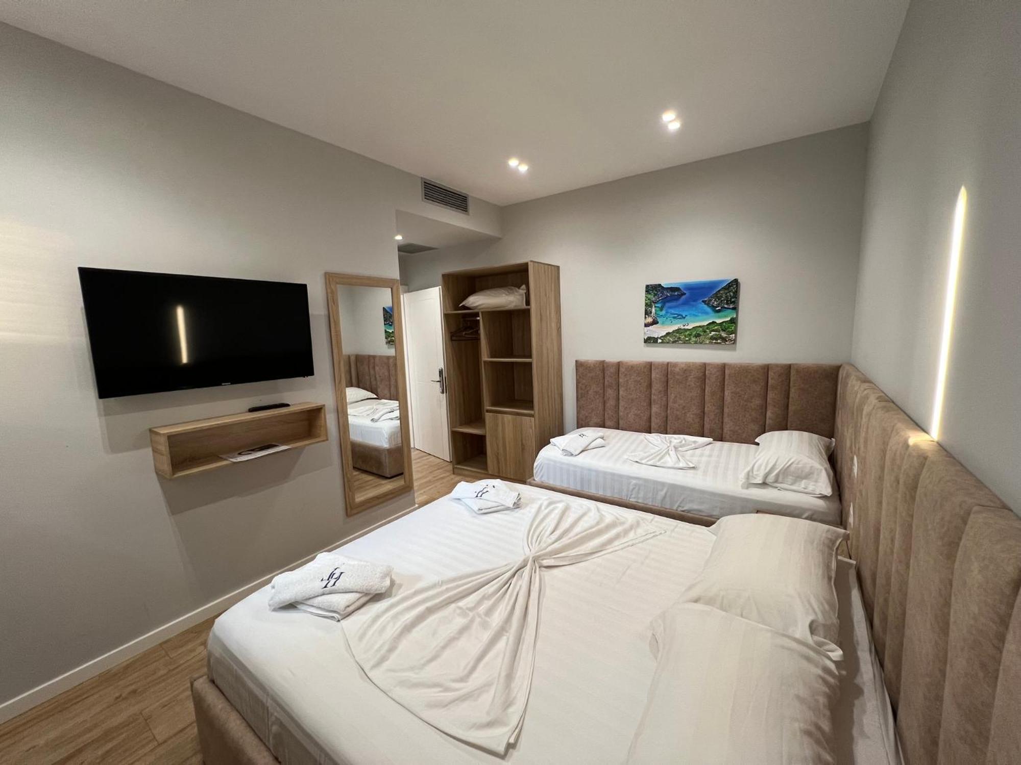 Villa Tramonto Vlore Radhimë Buitenkant foto
