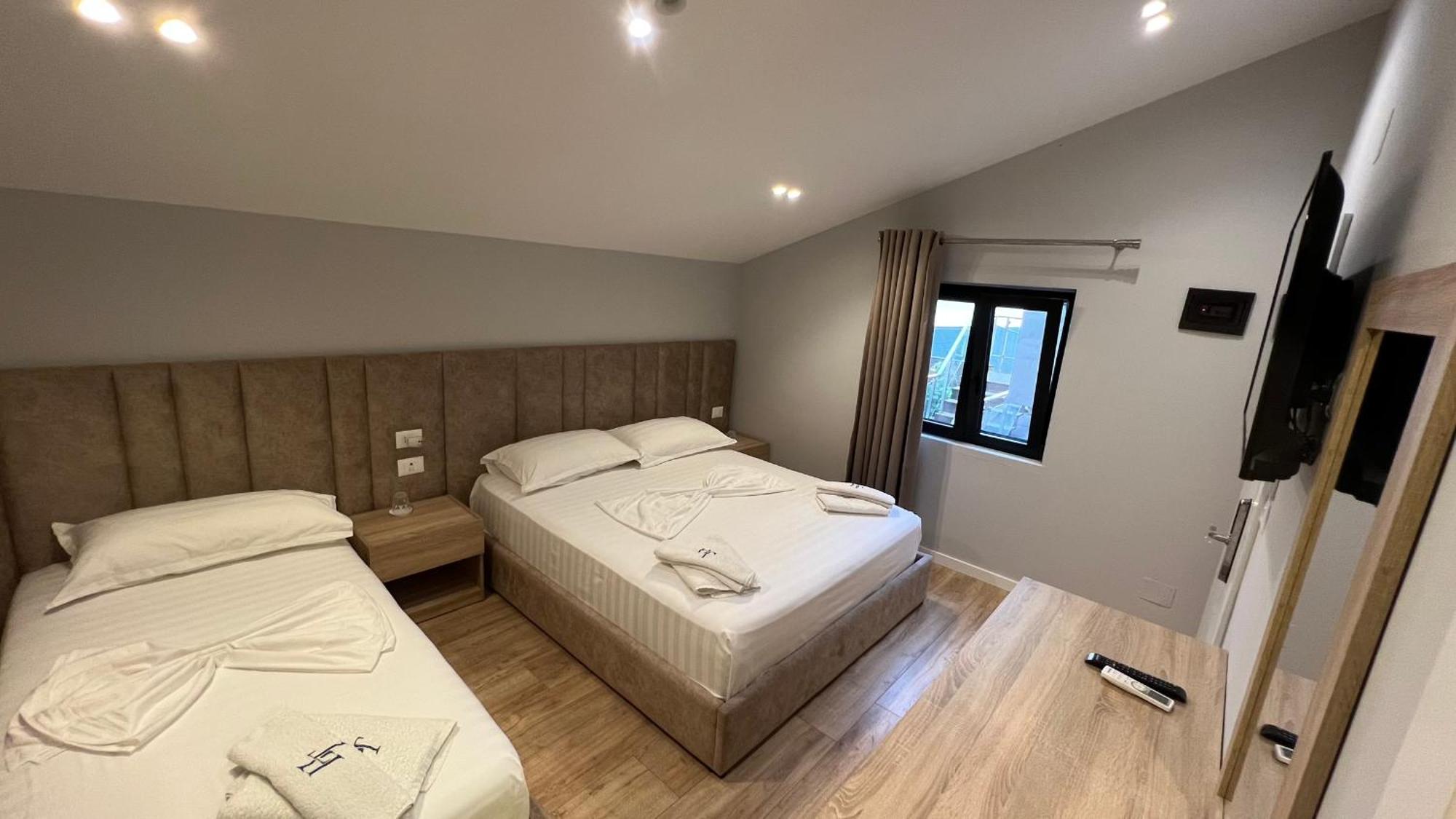Villa Tramonto Vlore Radhimë Buitenkant foto