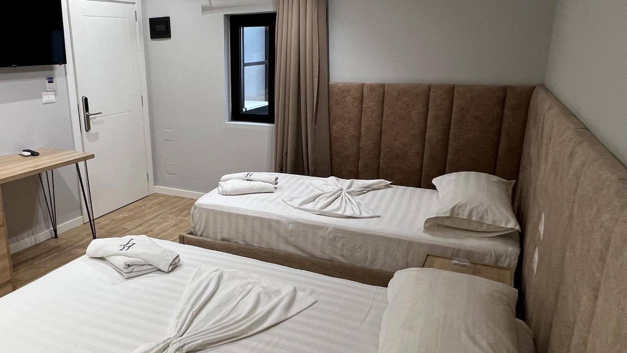Villa Tramonto Vlore Radhimë Buitenkant foto