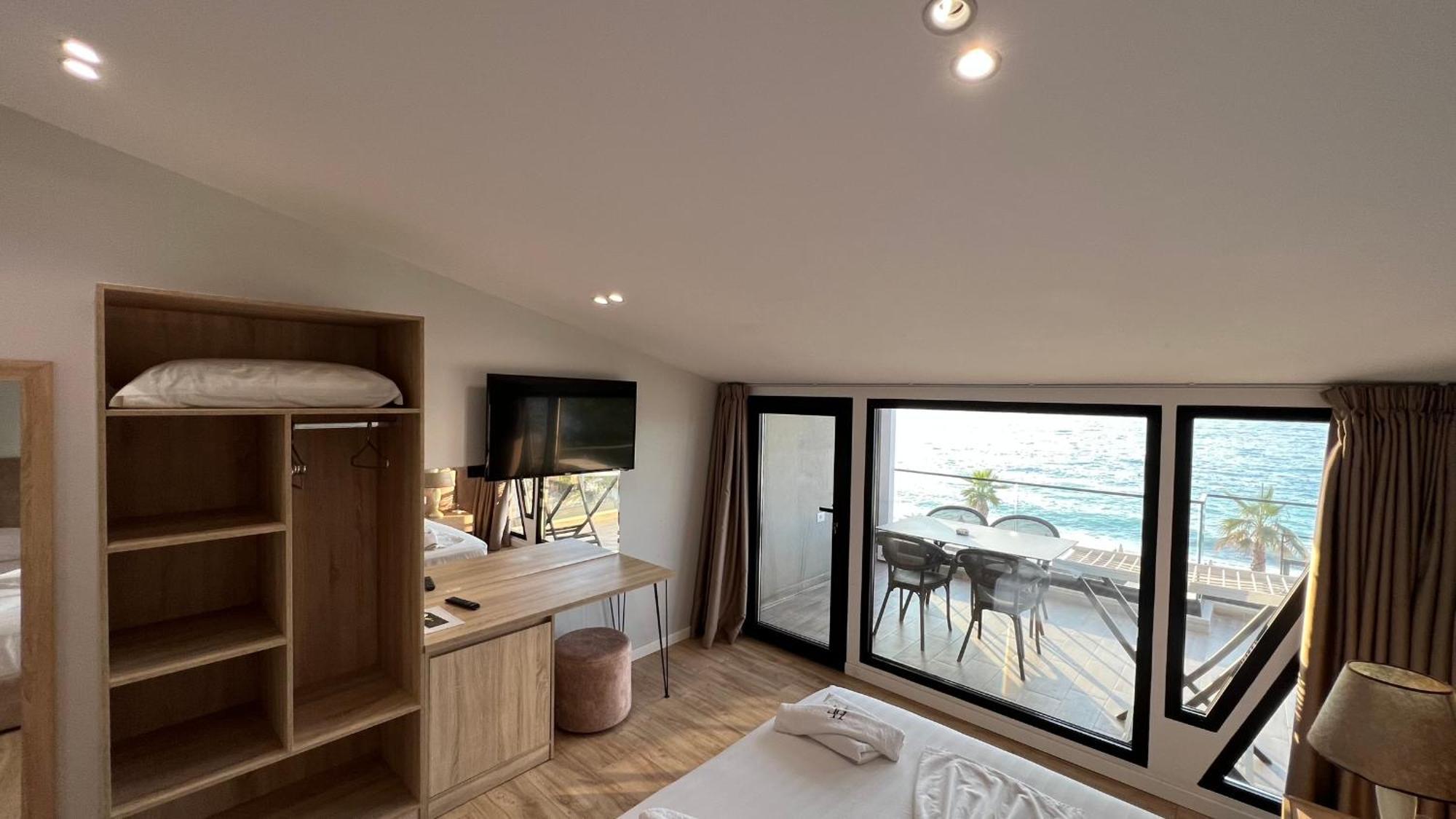 Villa Tramonto Vlore Radhimë Buitenkant foto