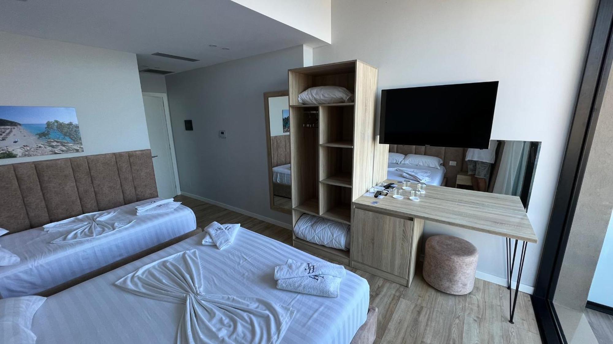 Villa Tramonto Vlore Radhimë Buitenkant foto