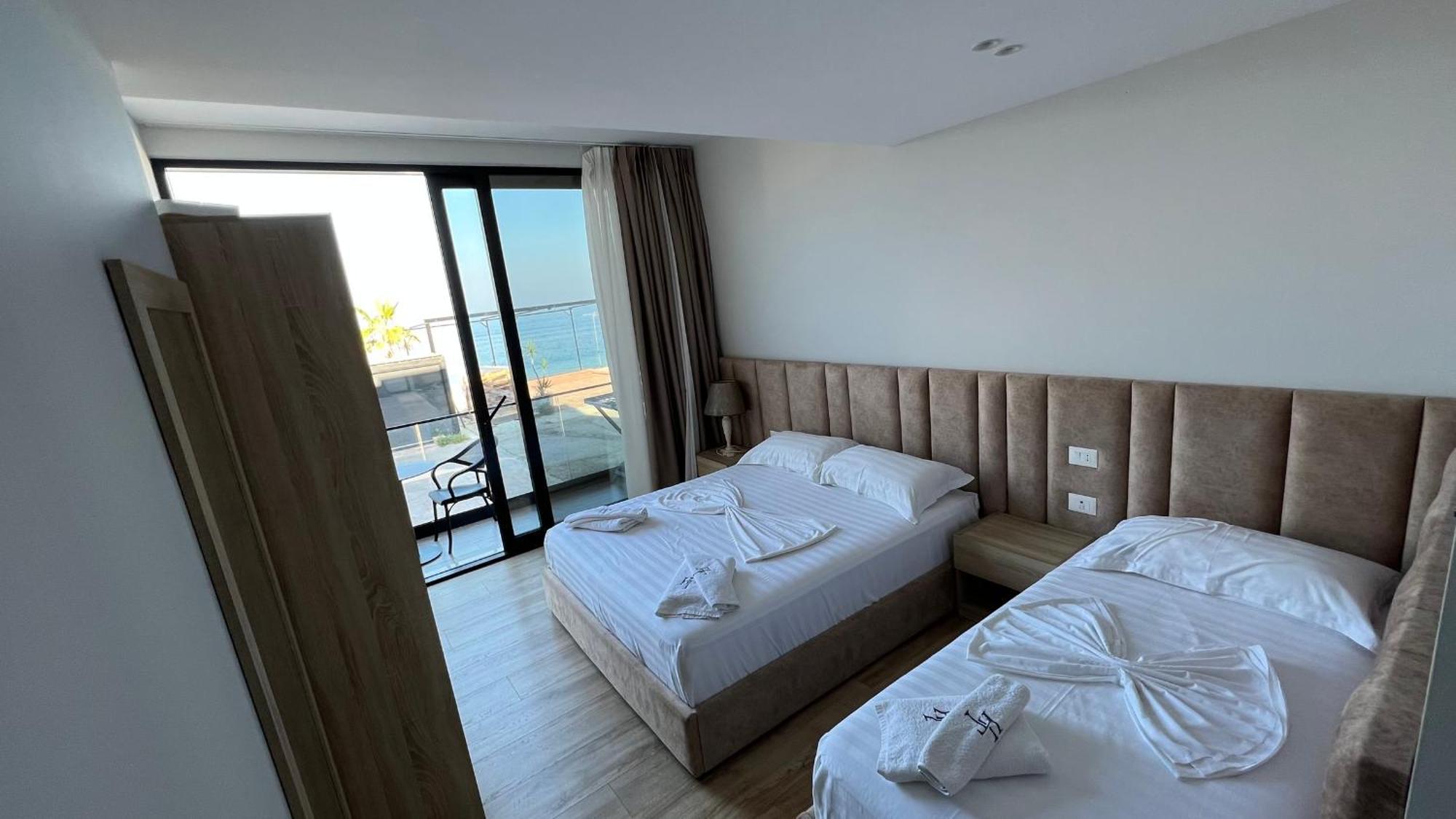 Villa Tramonto Vlore Radhimë Buitenkant foto