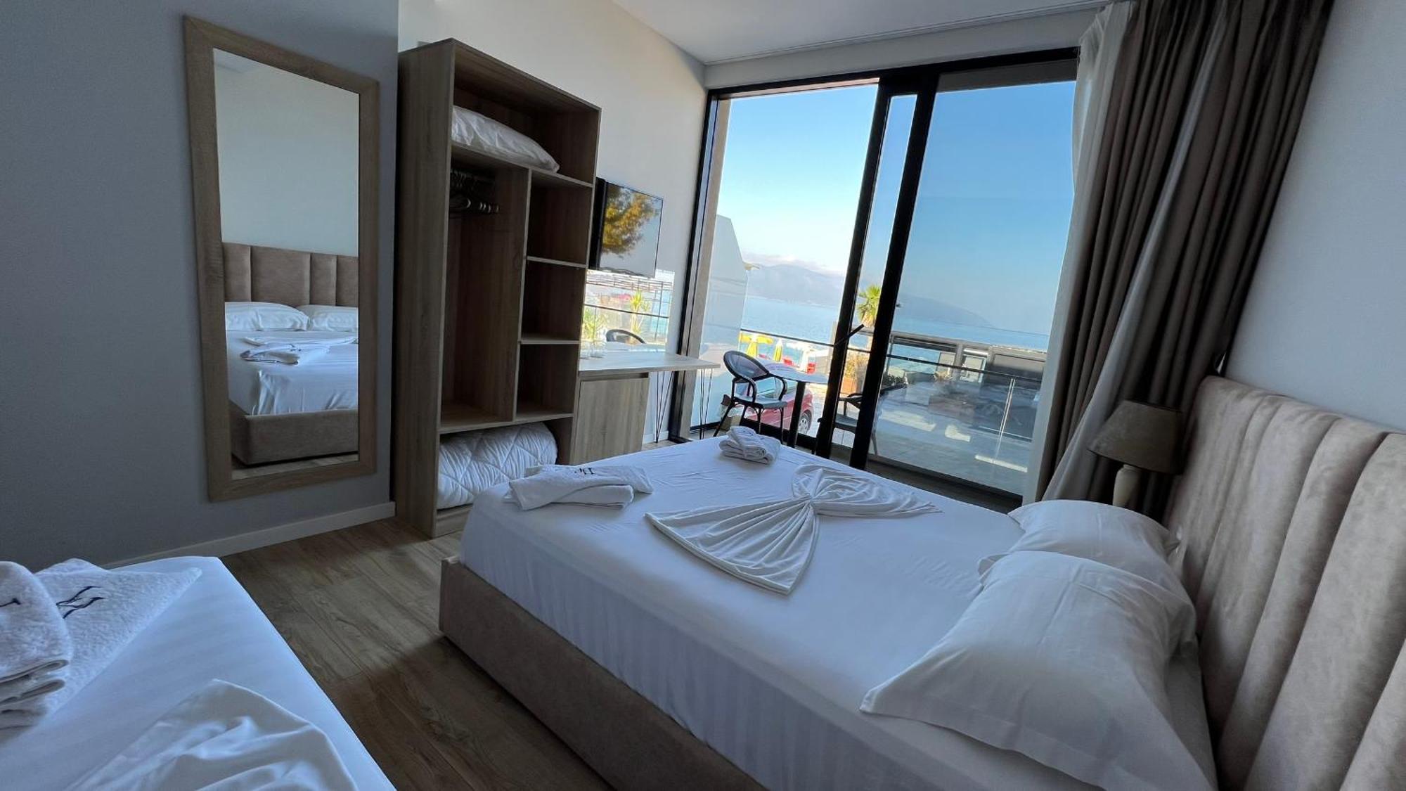 Villa Tramonto Vlore Radhimë Buitenkant foto
